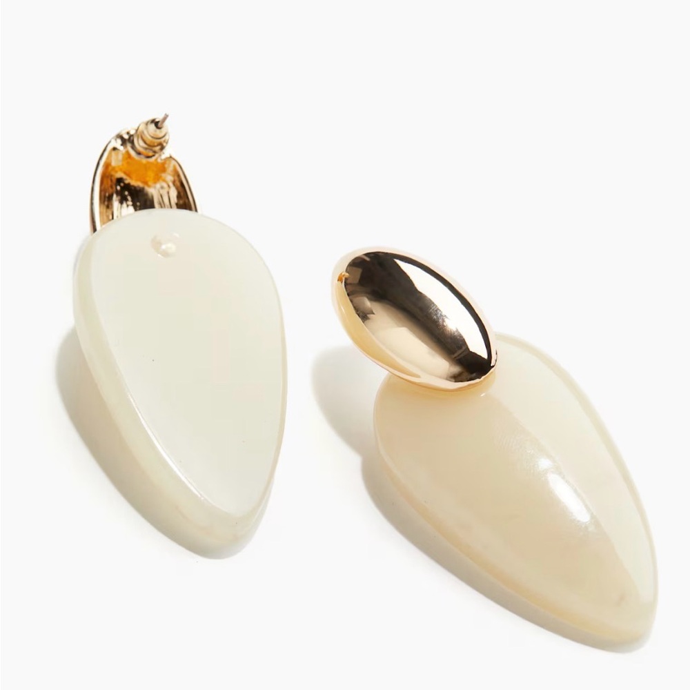 H&M GOLD COLORED PENDANT EARRINGS NEW